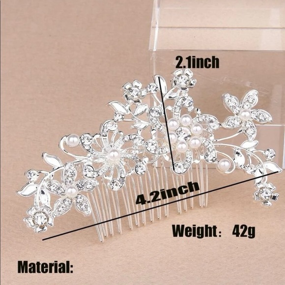 Wedding hair accessory - Picture 3 of 4